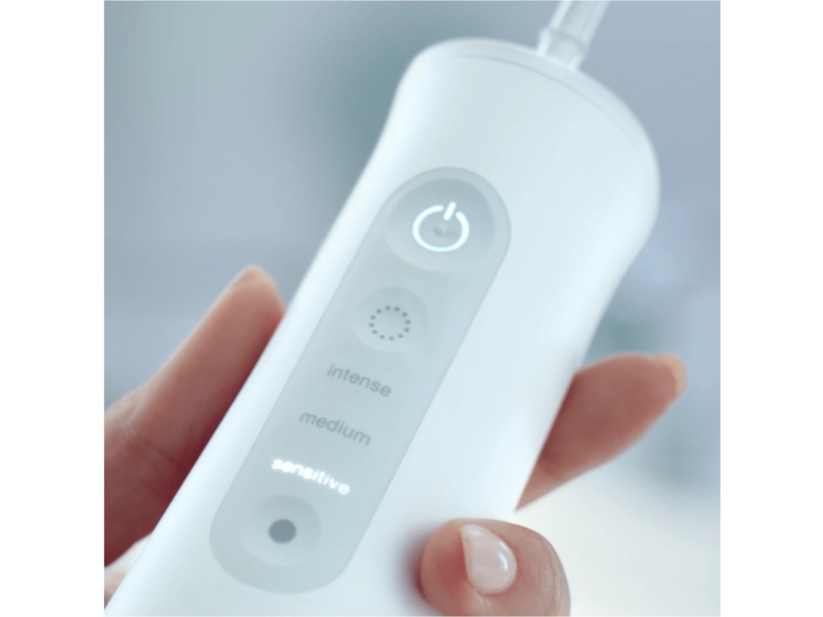 Oral-B AquaCare 6 Pro-Expert mostrando sus controles