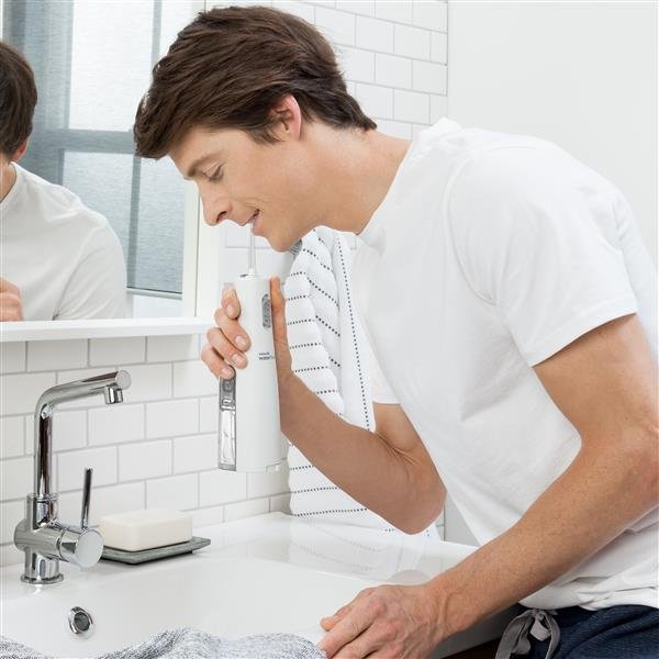 Waterpik WF-02 usado junto al lavabo