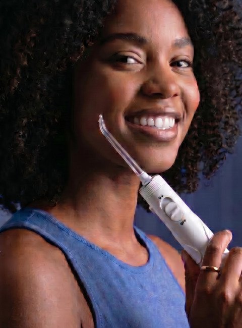 Waterpik Traveler WF-310 usado en una rutina de higiene