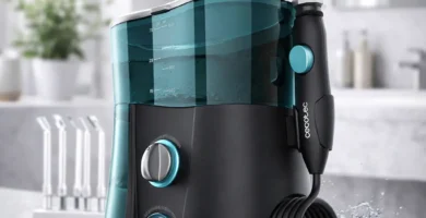 Irrigador dental de sobremesa Cecotec Bamba ToothCare 1200 Jet Pro en baño premium, sin texto