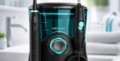 Cecotec Bamba ToothCare Jet Clean, irrigador dental de sobremesa con depósito de 600 ml y boquillas, sobre encimera de baño